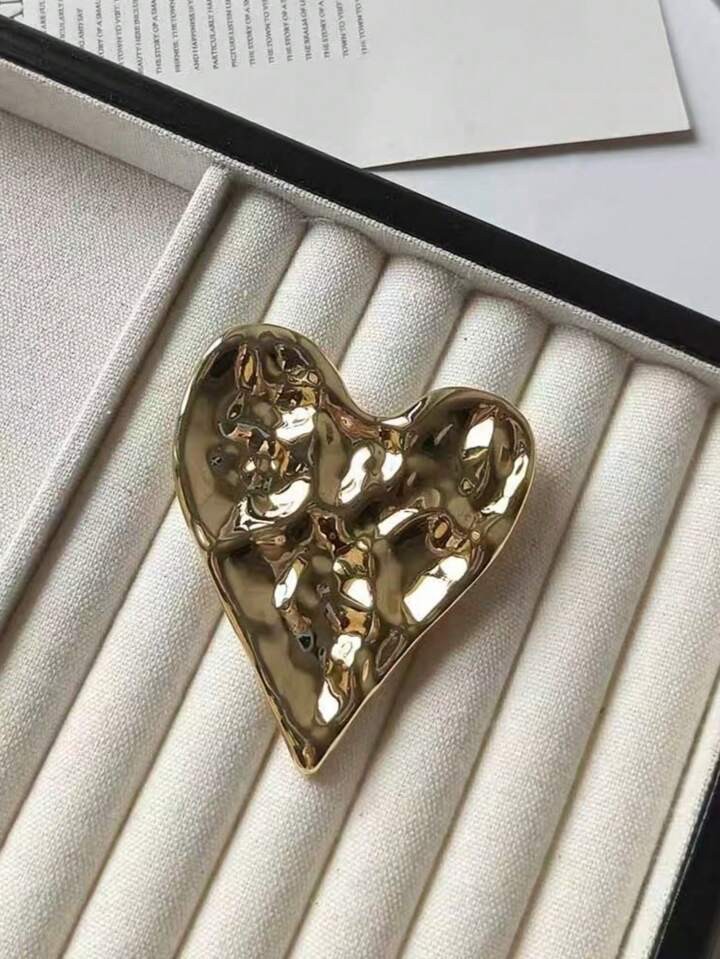 HEART SHAPED METAL BROOCH - GOLD