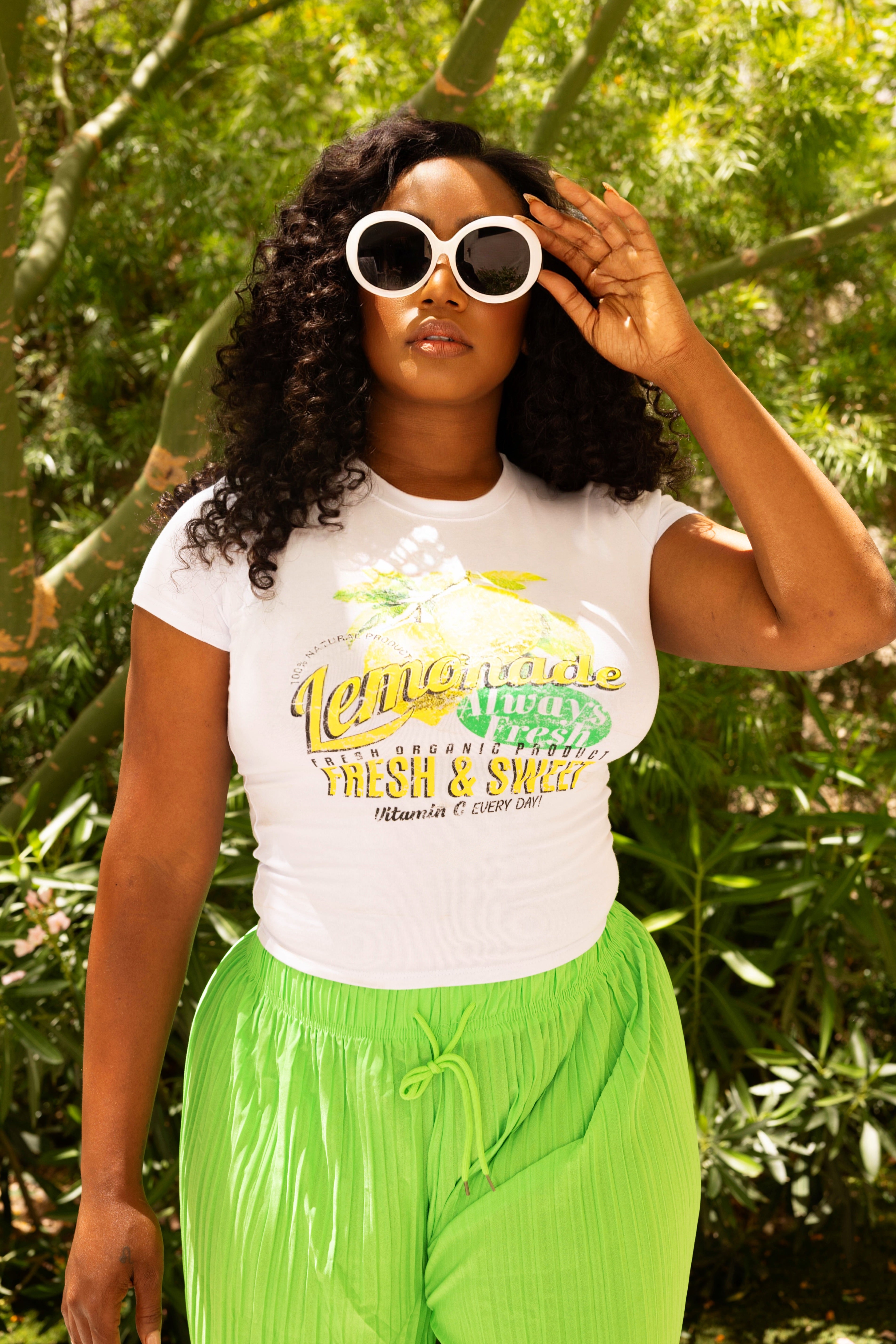 FRESH LEMONADE GRAPHIC CROP TOP