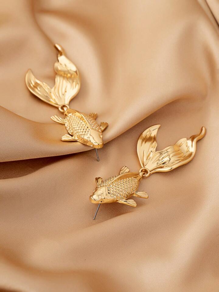 COY FISH DANGLE EARRINGS - GOLD