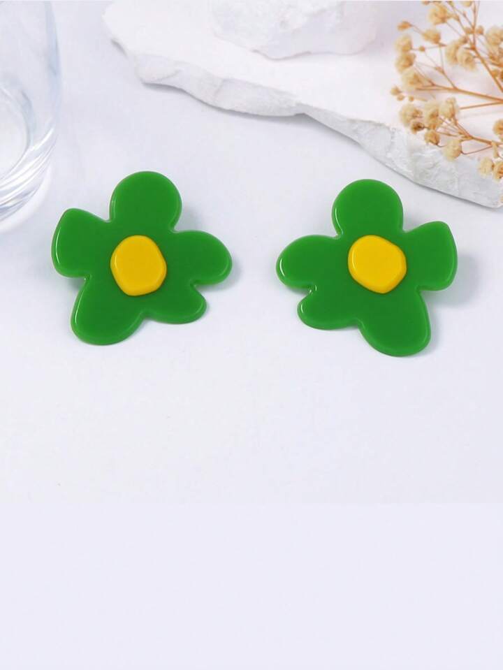 ZAA RESIN FLOWER STUD EARRINGS - GREEN