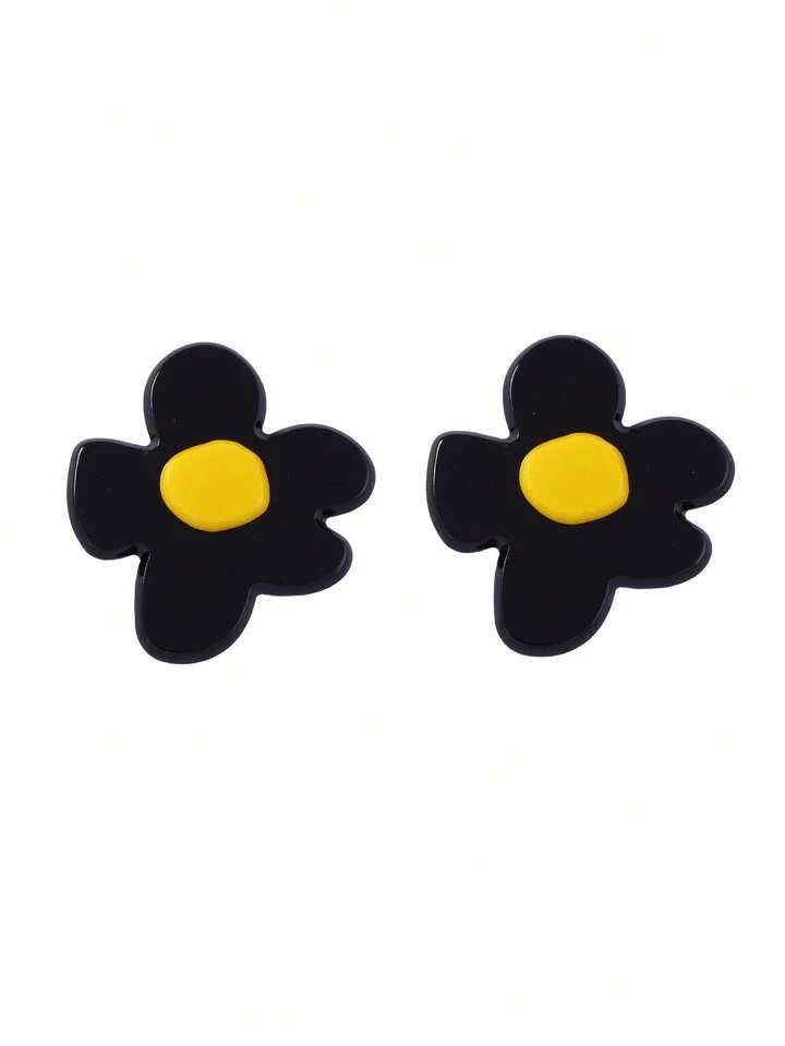 ZAA RESIN FLOWER STUD EARRINGS - BLACK