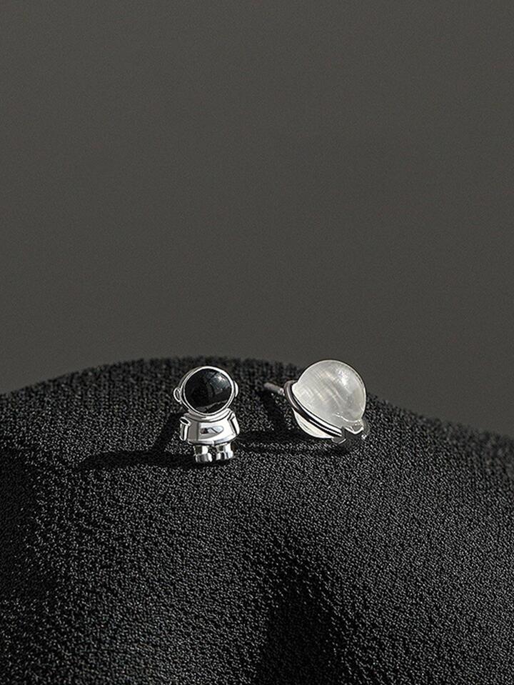 TO THE MOON STUD EARRINGS