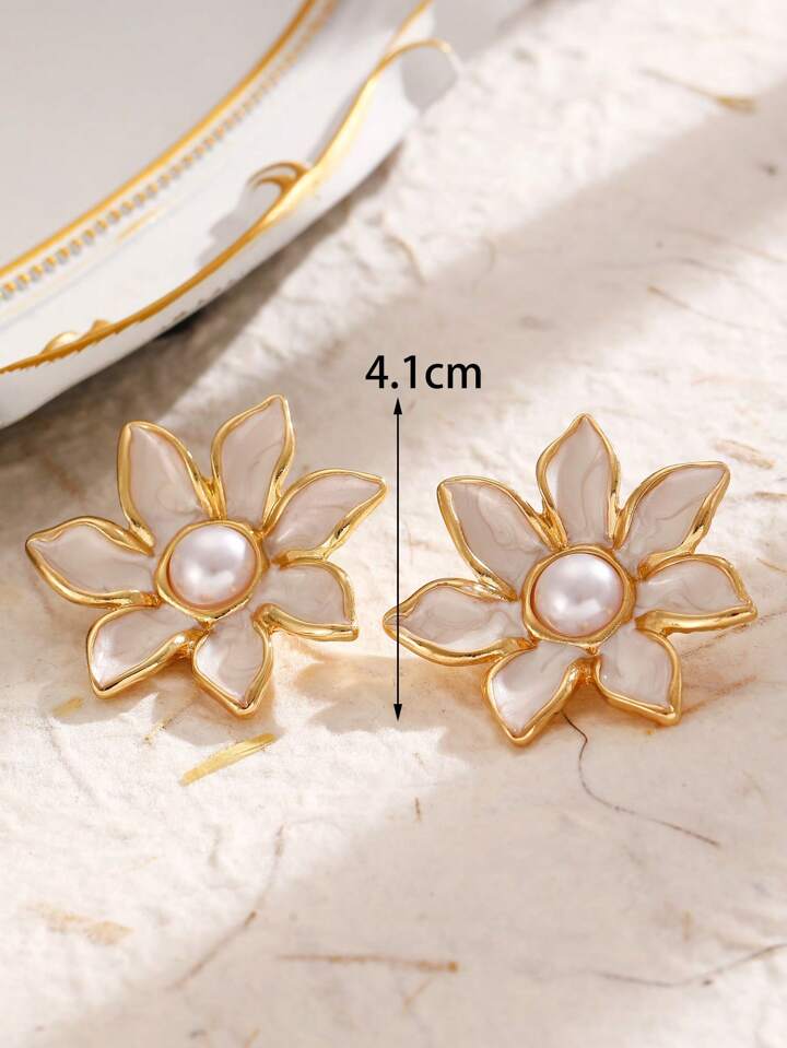 Flower & Pearl Stud Earrings