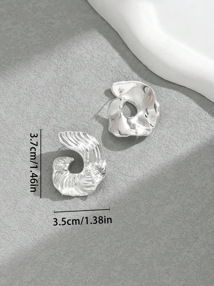 CIRCLE WAVE STUD EARRINGS