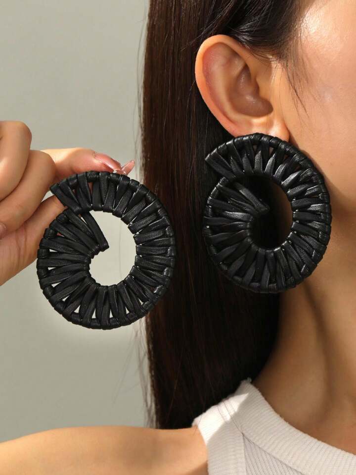 BOHO SWIRL HANDWOVEN DANGLE EARRINGS- BLACK