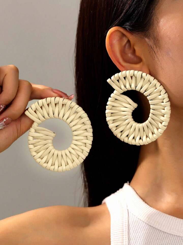BOHO SWIRL HANDWOVEN DANGLE EARRINGS￼- BEIGE ￼