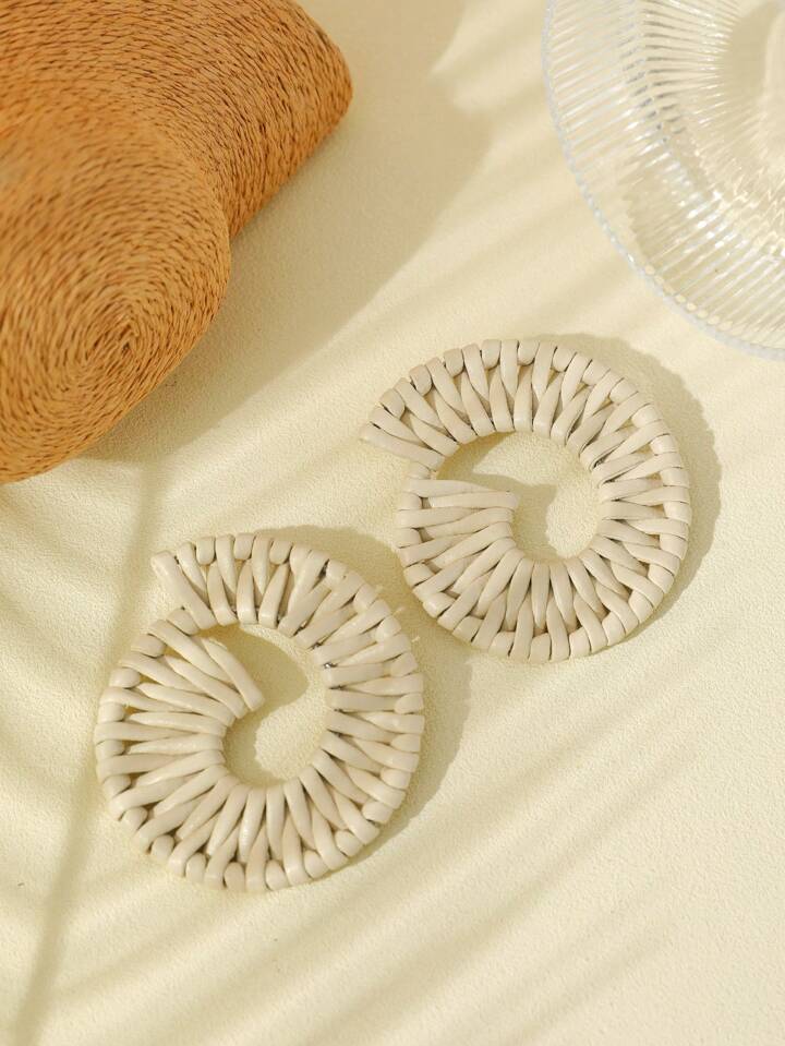 BOHO SWIRL HANDWOVEN DANGLE EARRINGS￼- BEIGE ￼