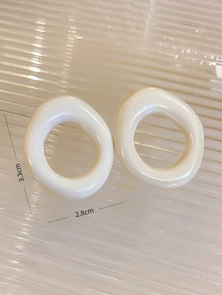 "O" HALLOW OUT CIRCLE EARRINGS - OFF WHITE