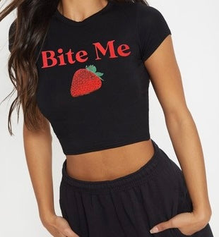 "BITE ME" STRAWBERRY GRAPHIC CR0P TOP - BLACK